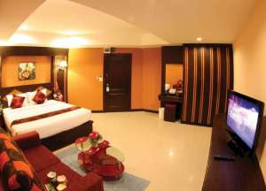 DELUXSUITE DOUBLE ROOM (Breakfast included + Free one way Airport transport)